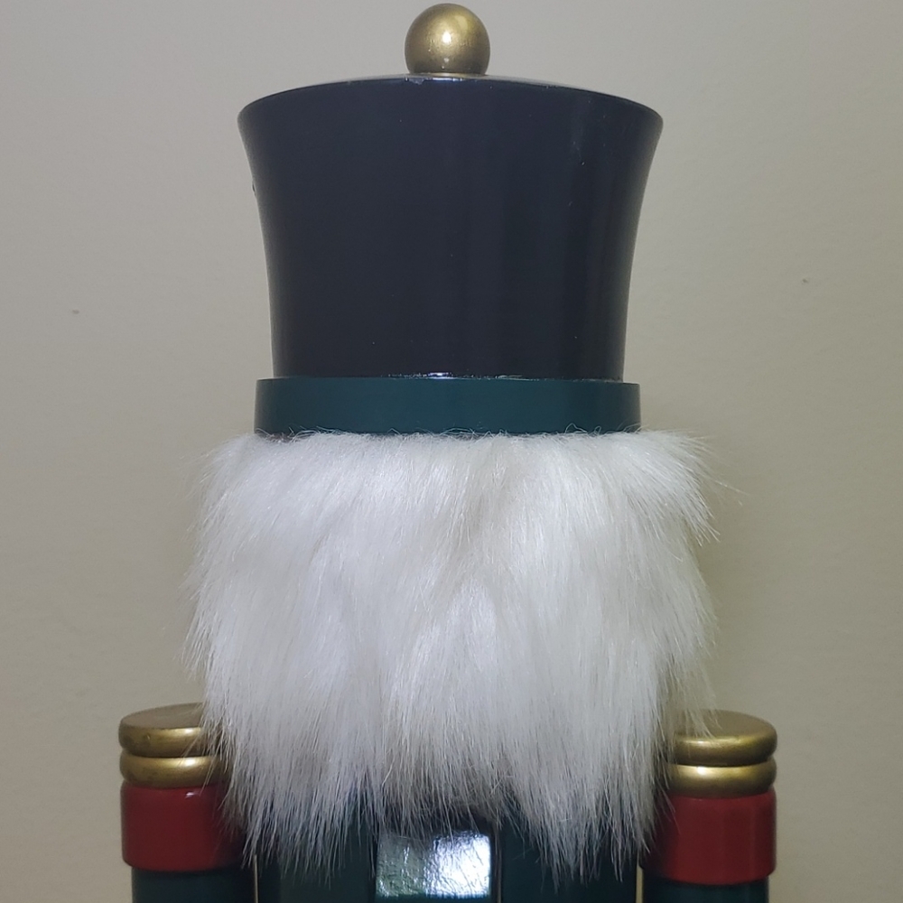 Nutcracker - Picture 5 of 7